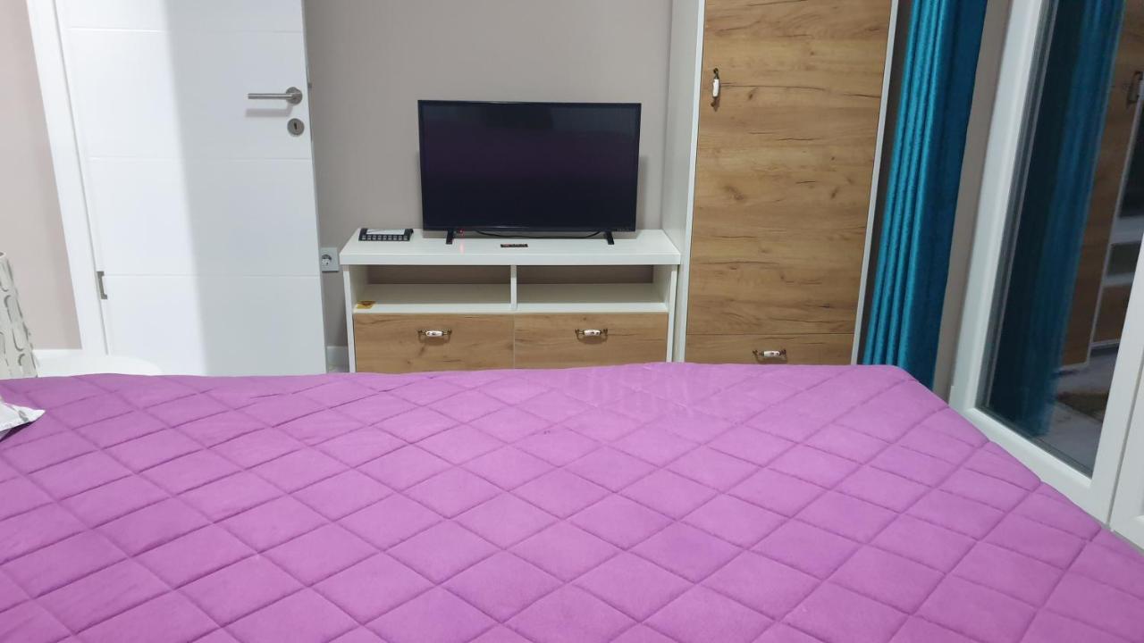 Apartment Sweet Dreams 3 *